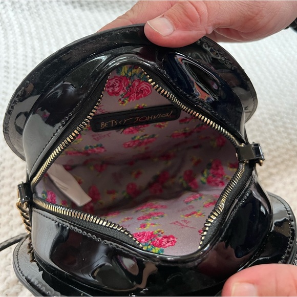 Betsey Johnson Sugar Skull Crossbody - Picture 3 of 3